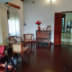  Holiday home Lidwins 15 Minutes To The Airport