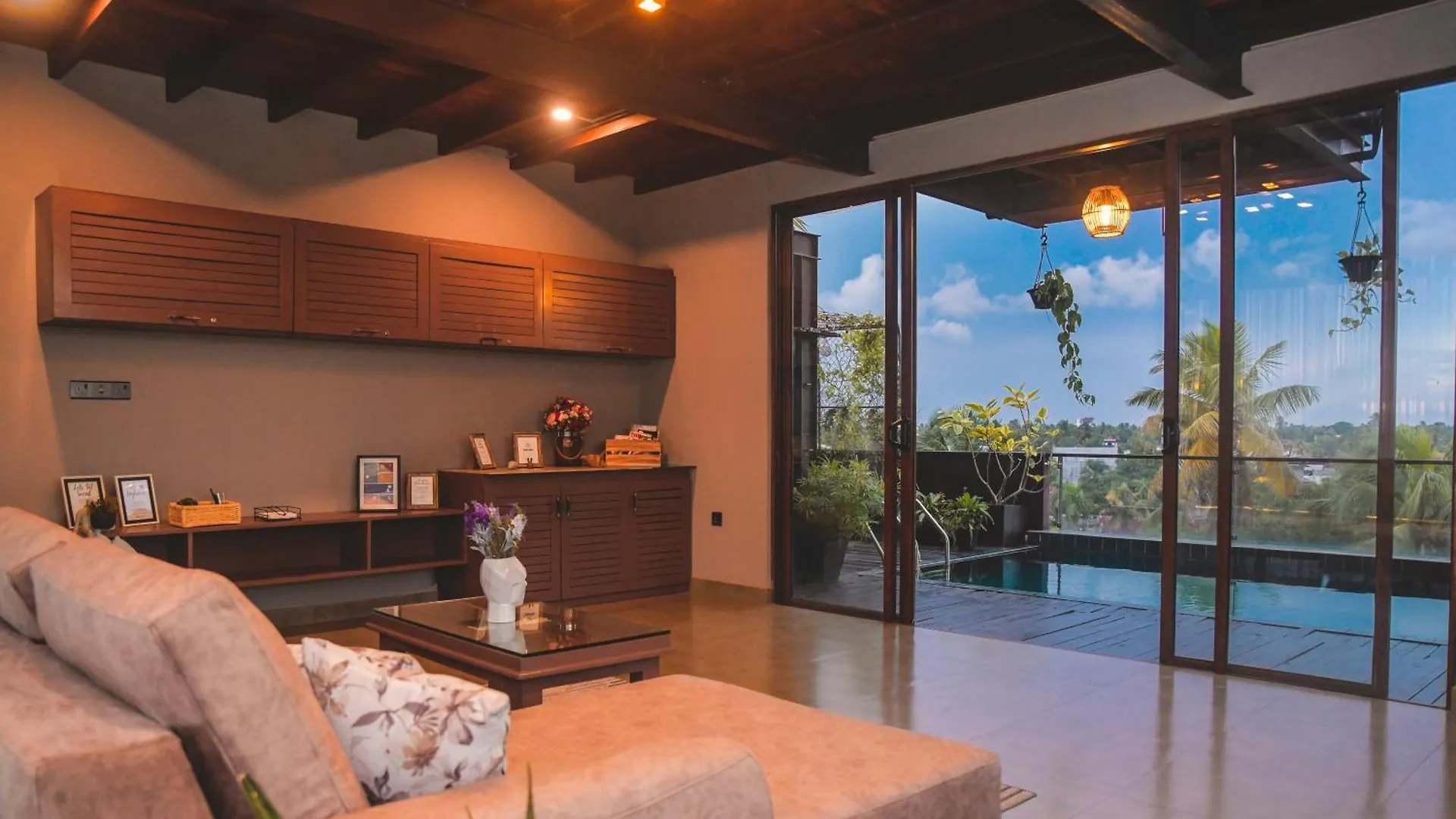 Luxury Boutique Penthouse - Penton45 Apartment Negombo